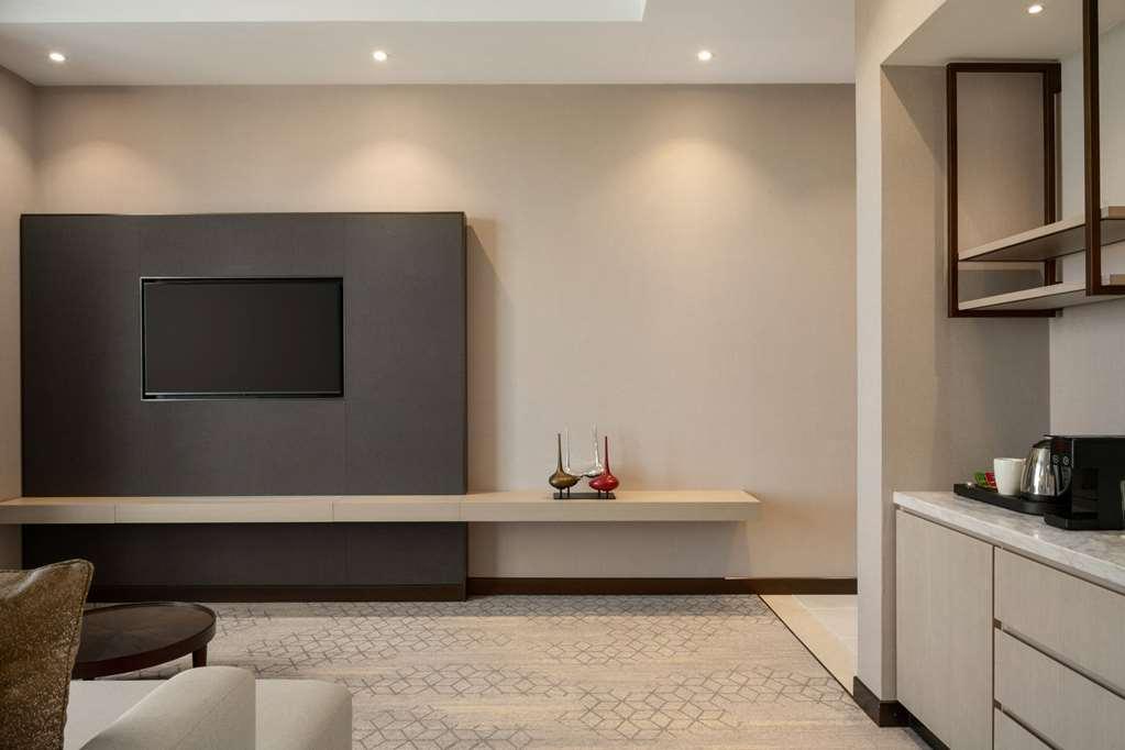 Ramada By Wyndham Riyadh King Fahd Road Room photo